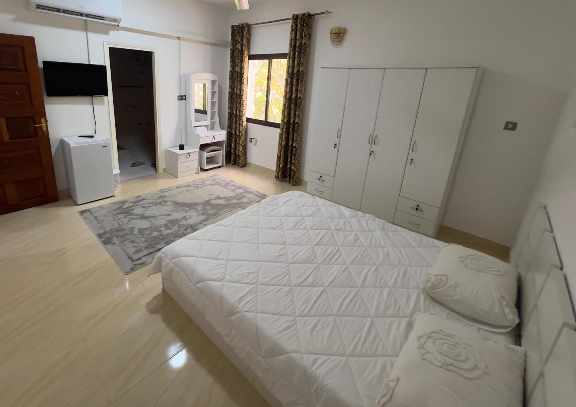 Hostel Miras Master